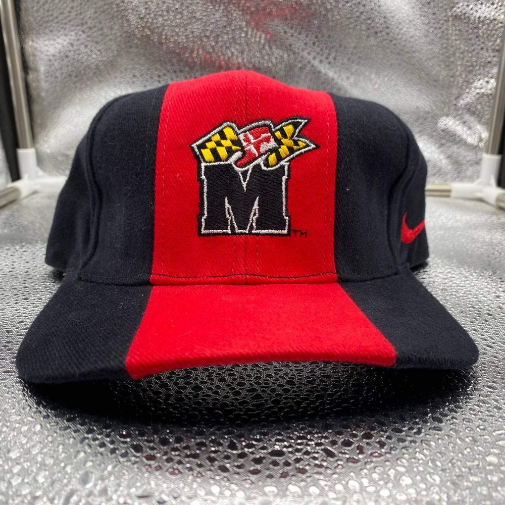Nike University of Maryland Terrapins Men OS Navy Red Vertical Stripe Swoosh Hat